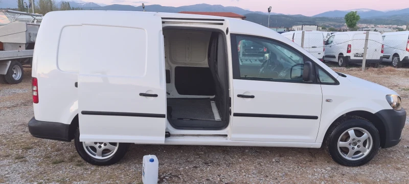 VW Caddy  Maxi, снимка 8 - Автомобили и джипове - 52649343