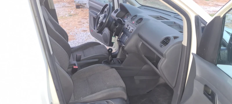 VW Caddy  Maxi, снимка 16 - Автомобили и джипове - 52649343
