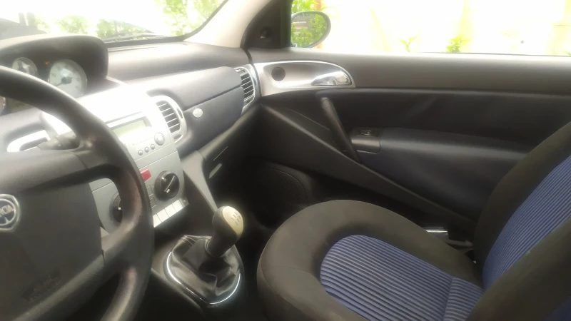 Lancia Ypsilon mjet, снимка 6 - Автомобили и джипове - 52499273