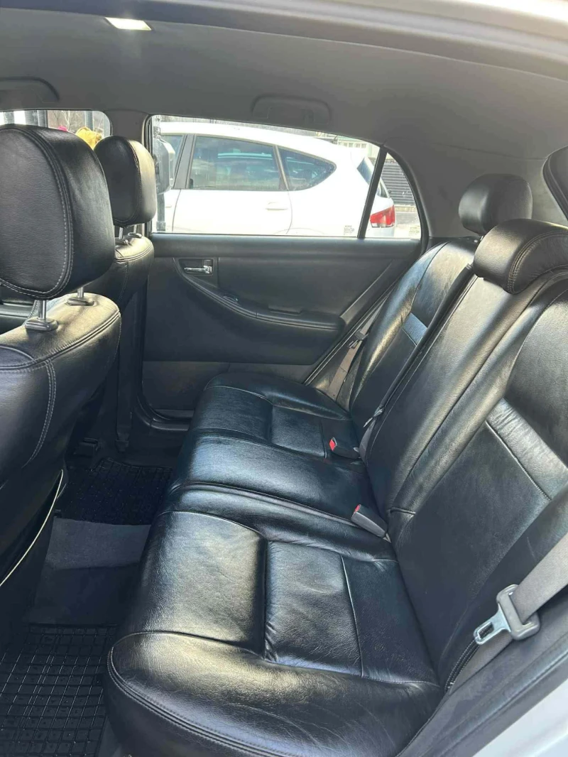 Toyota Corolla 2.0 D-4D, снимка 9 - Автомобили и джипове - 52810560