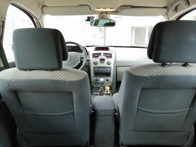 Renault Megane 1, 9 DCI, снимка 9 - Автомобили и джипове - 53239471
