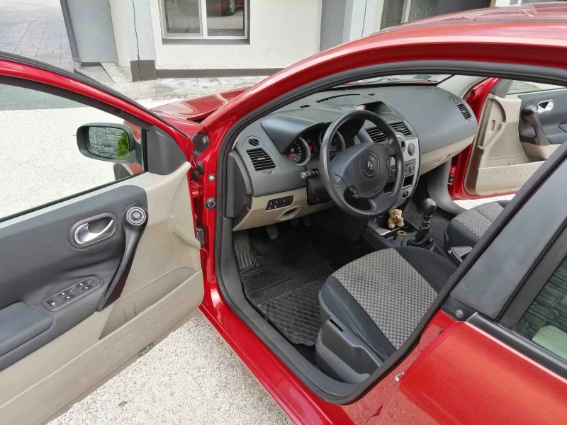 Renault Megane 1, 9 DCI, снимка 6 - Автомобили и джипове - 53239471