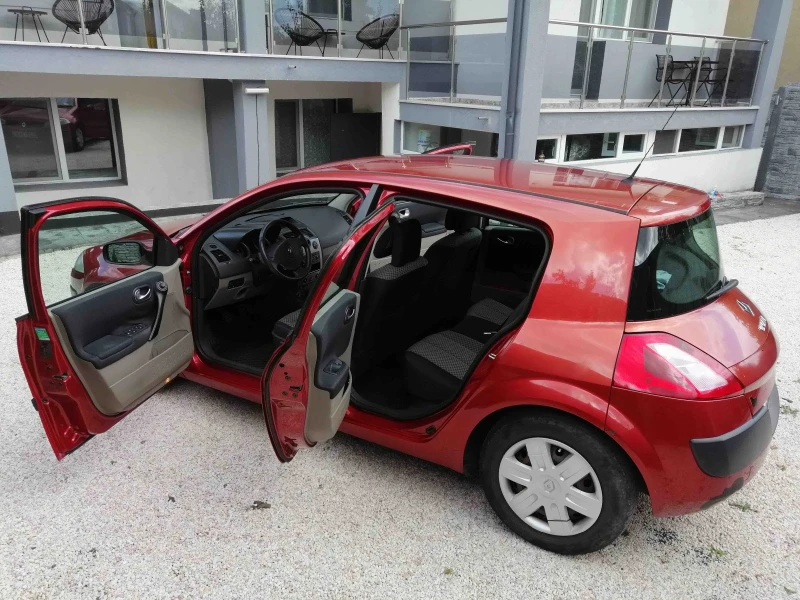 Renault Megane 1, 9 DCI, снимка 3 - Автомобили и джипове - 53239471