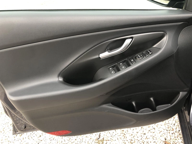 Hyundai I30 1.6/110hp/EURO6B, снимка 11 - Автомобили и джипове - 53249362