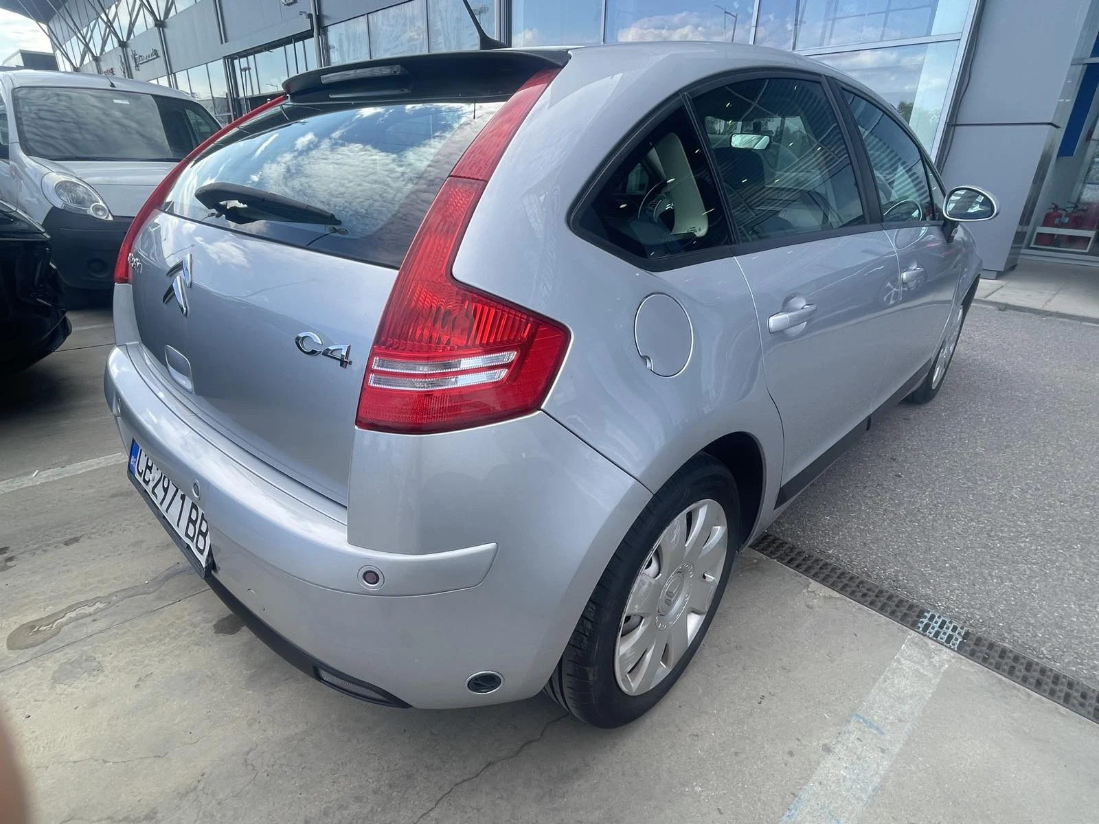 Citroen C4 1.4 90к.с. ГАЗ - изображение 2