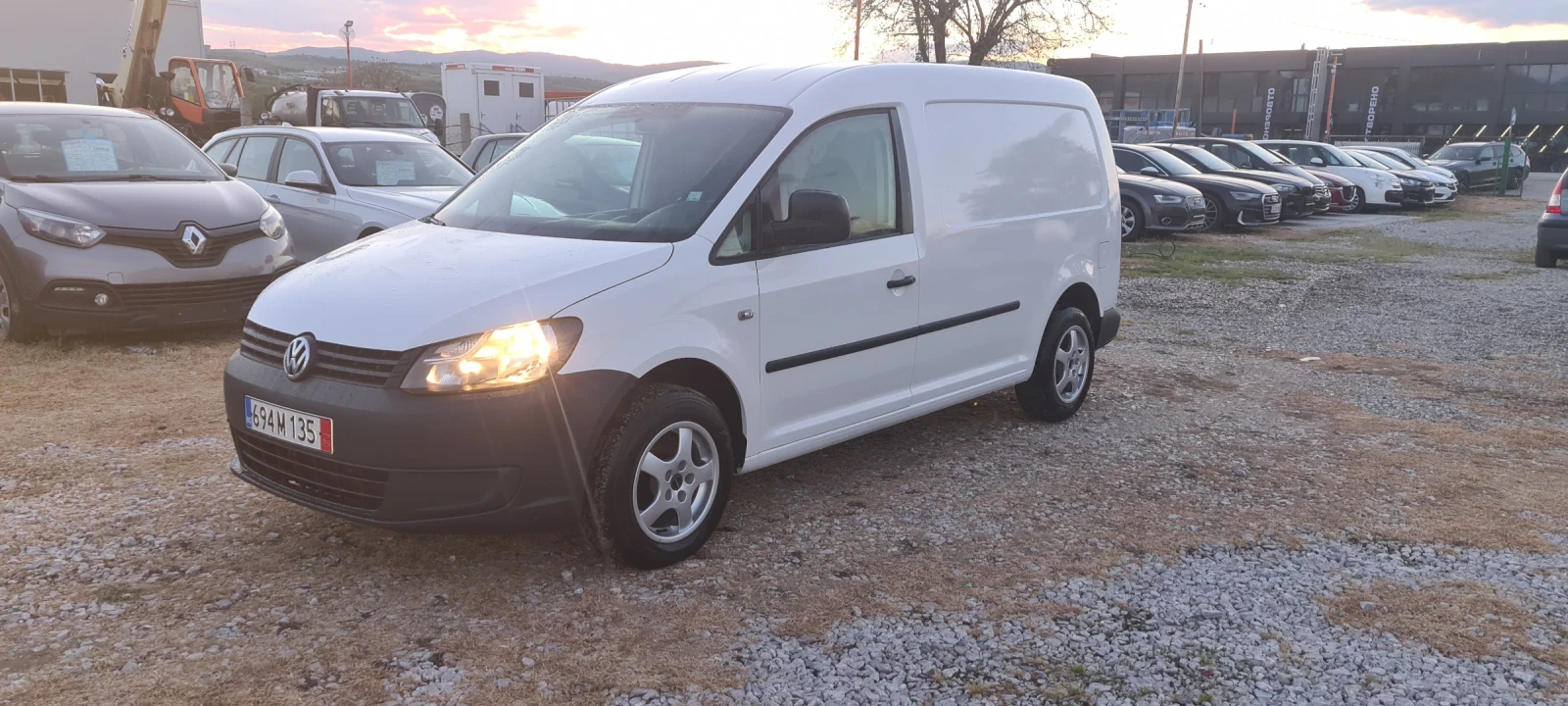 VW Caddy  Maxi - изображение 2