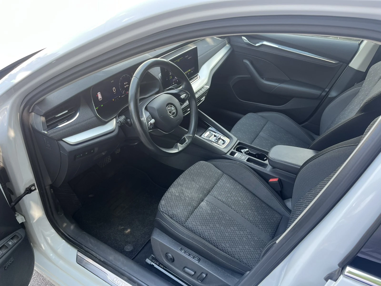 Skoda Octavia Style 1.4 electric TSI 204к.с. - изображение 4