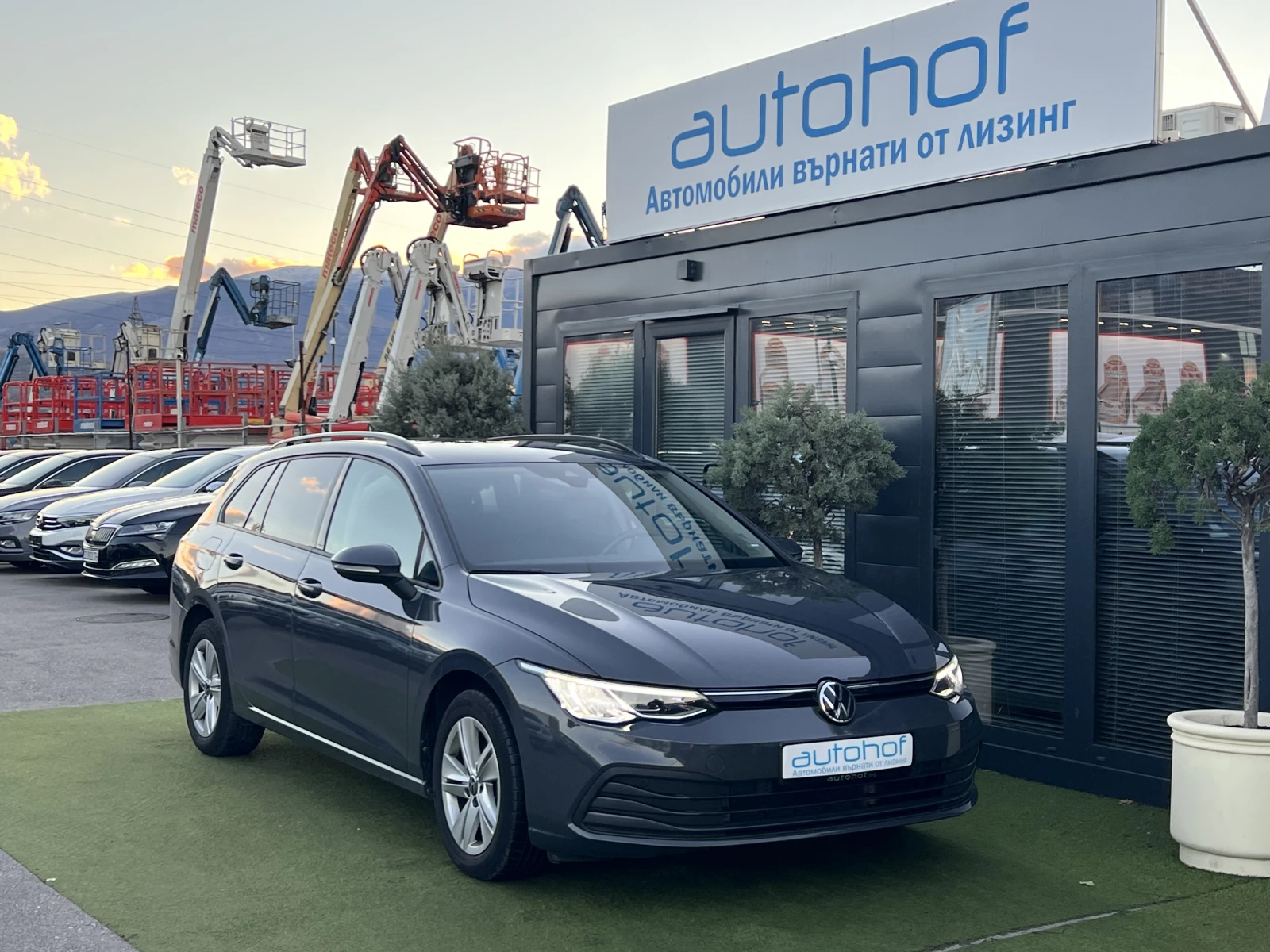 VW Golf LIFE/2.0TDI/150K.C./7AT/ГАРАНЦИЯ - изображение 6