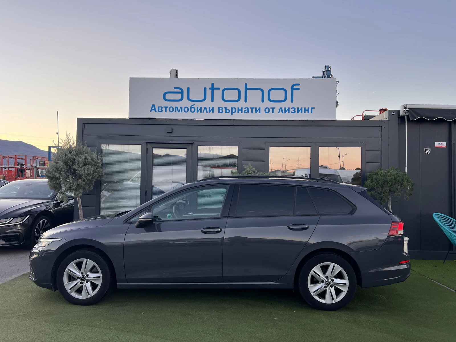 VW Golf LIFE/2.0TDI/150K.C./7AT/ГАРАНЦИЯ - изображение 2