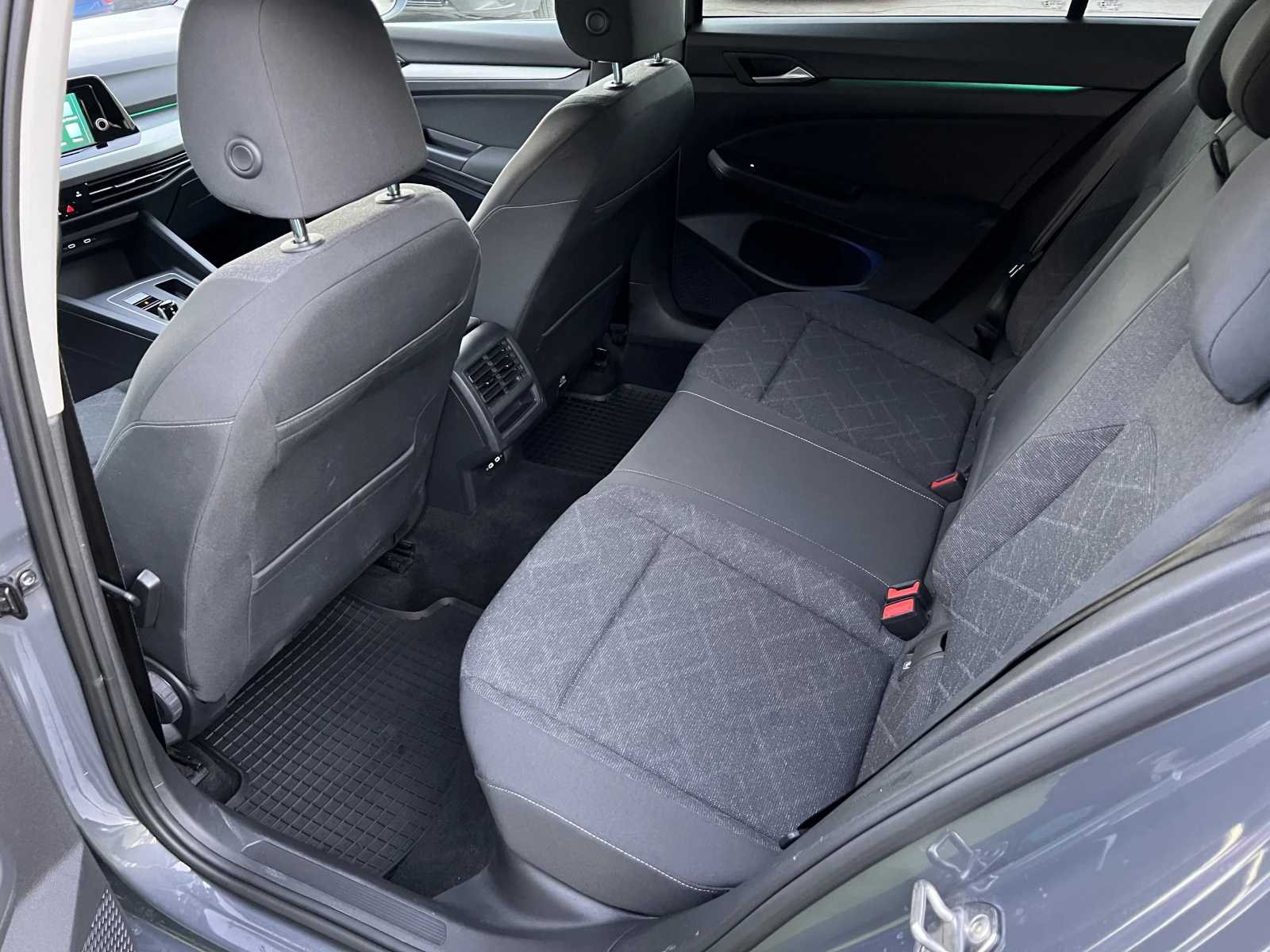 VW Golf LIFE/2.0TDI/150K.C./7AT/ГАРАНЦИЯ - изображение 10