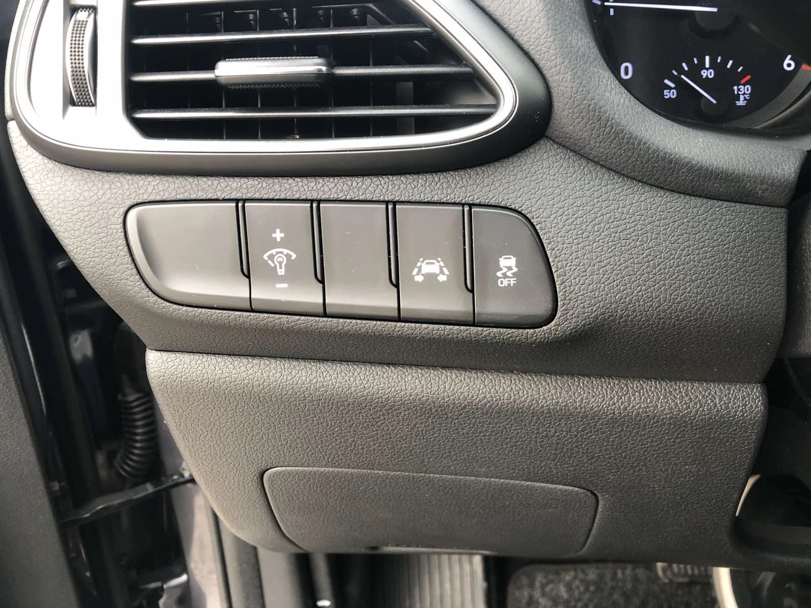 Hyundai I30 1.6/110hp/EURO6B - изображение 6