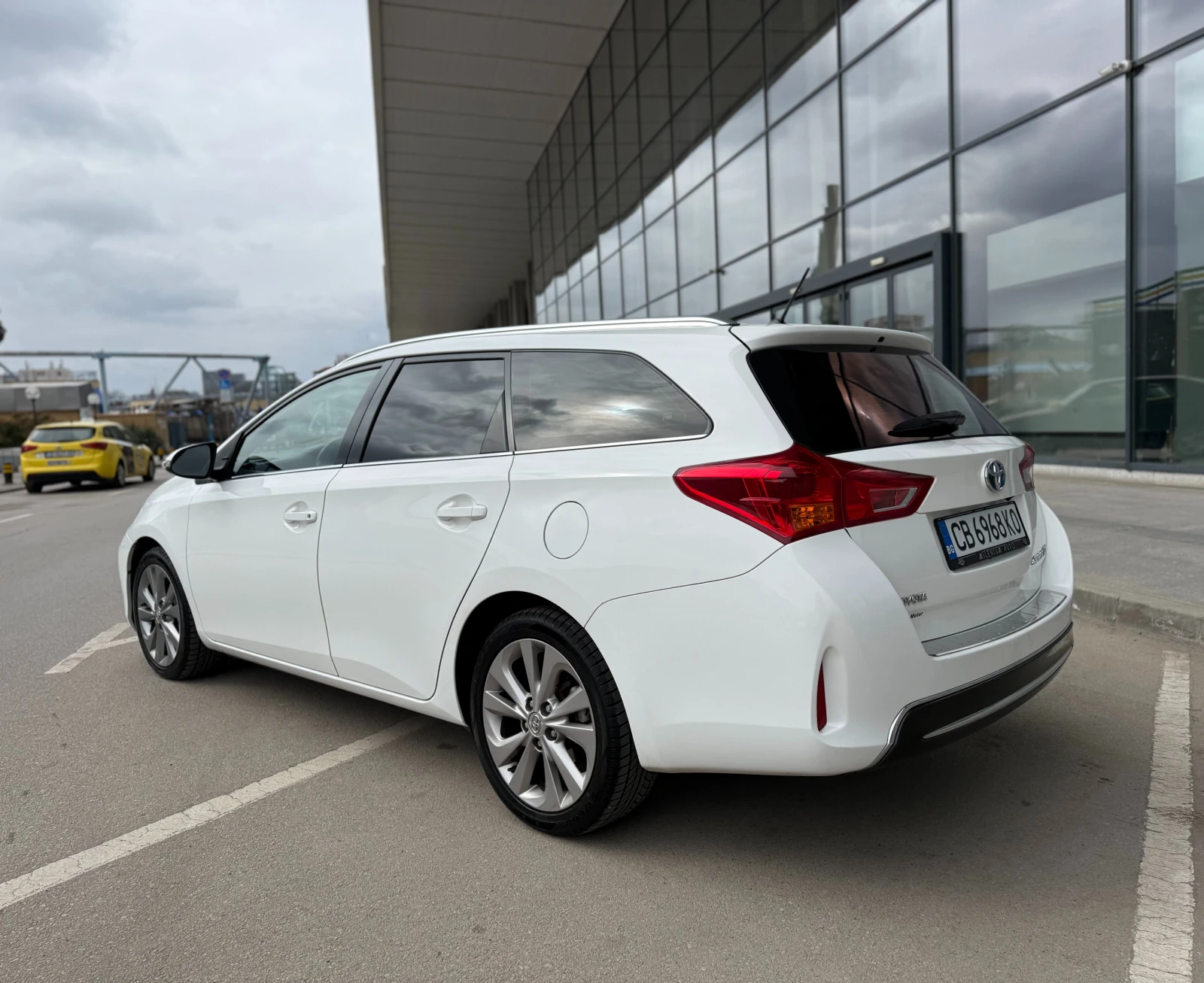 Toyota Auris 6 ������ ��������/1.8Hybrid 99�� ������� ������!!! | Mobile.bg � ����������� 3