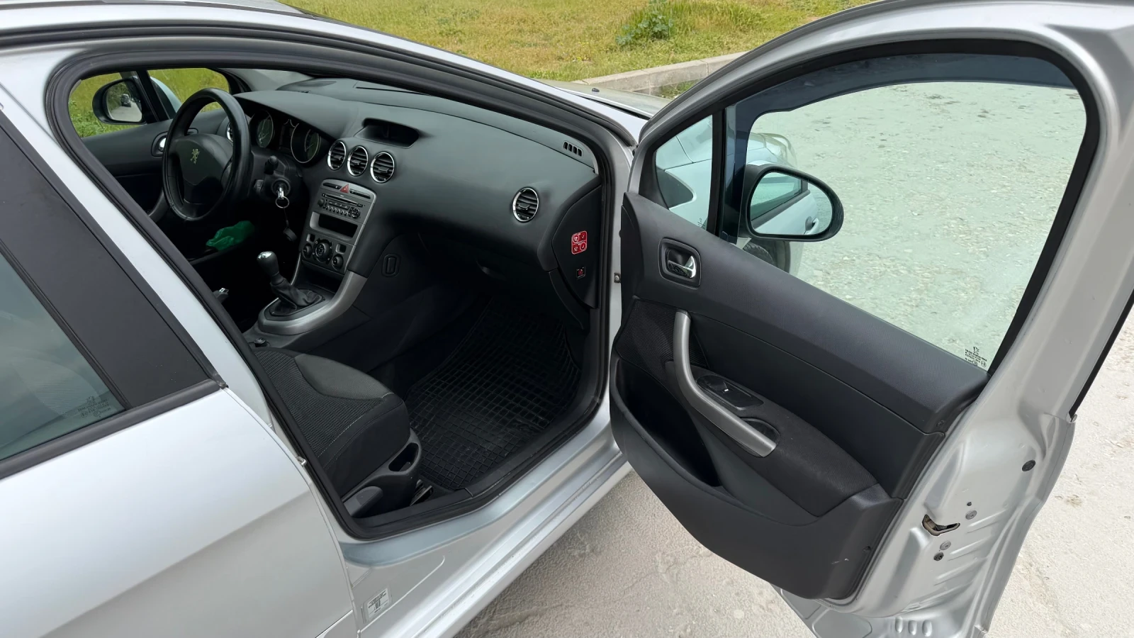 Peugeot 308 1.6HDi, снимка 10 - Автомобили и джипове - 54442118