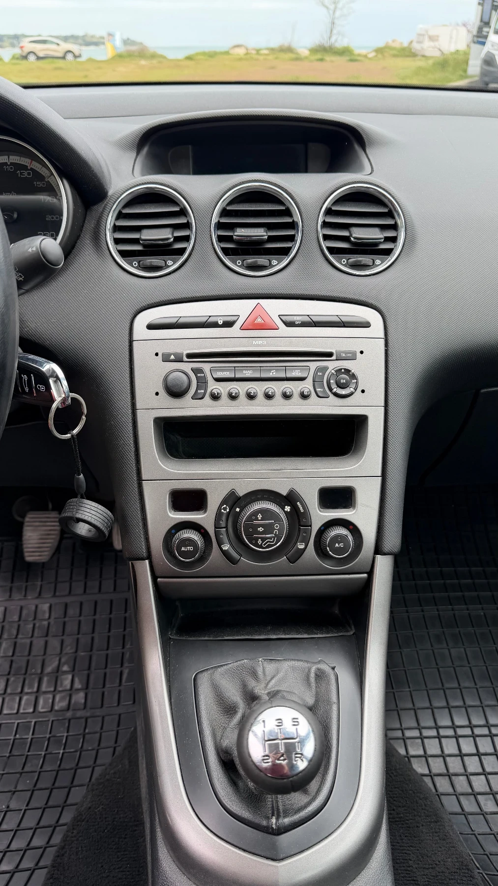 Peugeot 308 1.6HDi, снимка 16 - Автомобили и джипове - 54442118