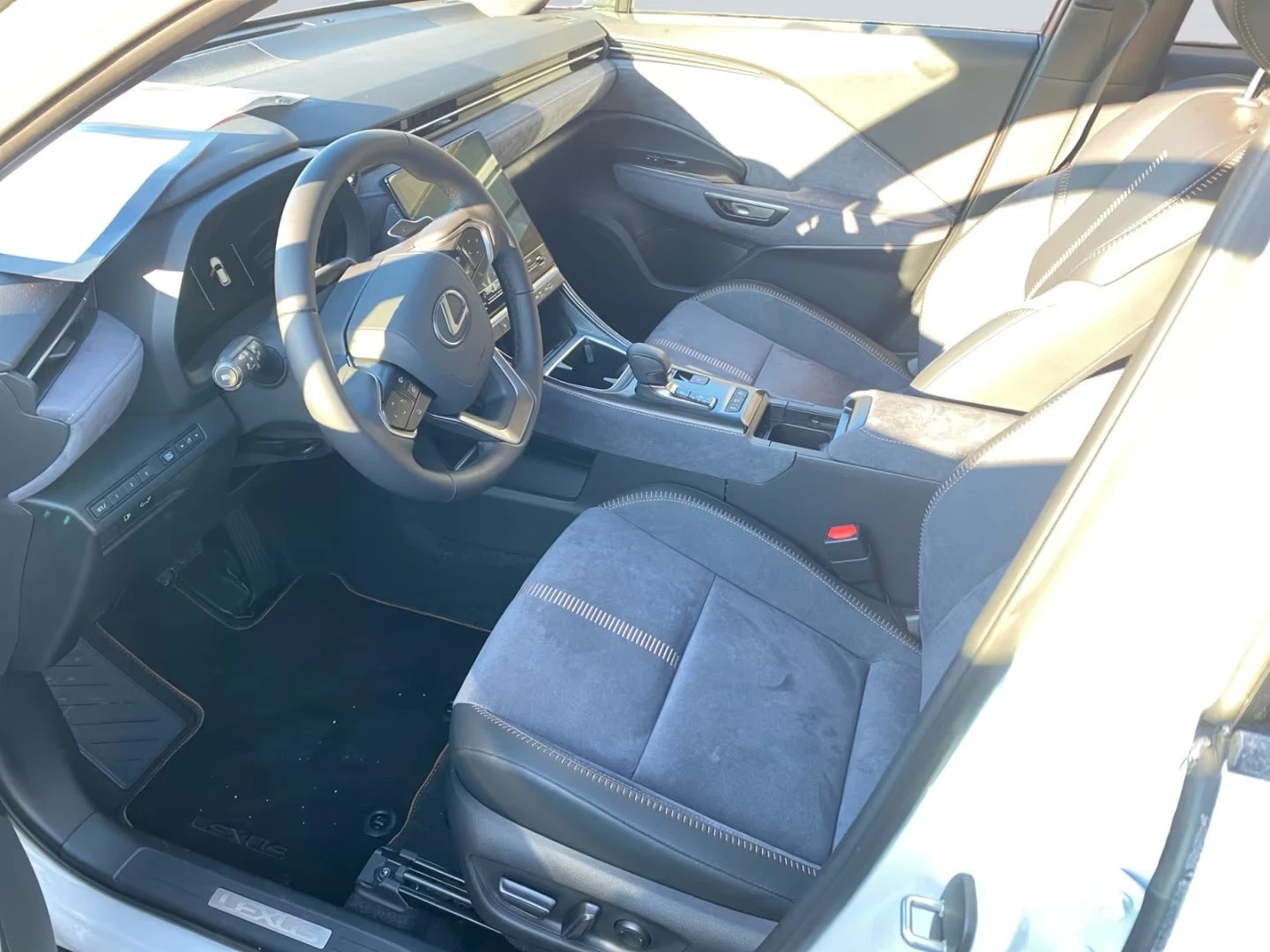 Lexus LBX ���/1.5HEV/136HP/COOL/360/MEMO/HUD/NAVI/CPLAY/290q | Mobile.bg � ����������� 5