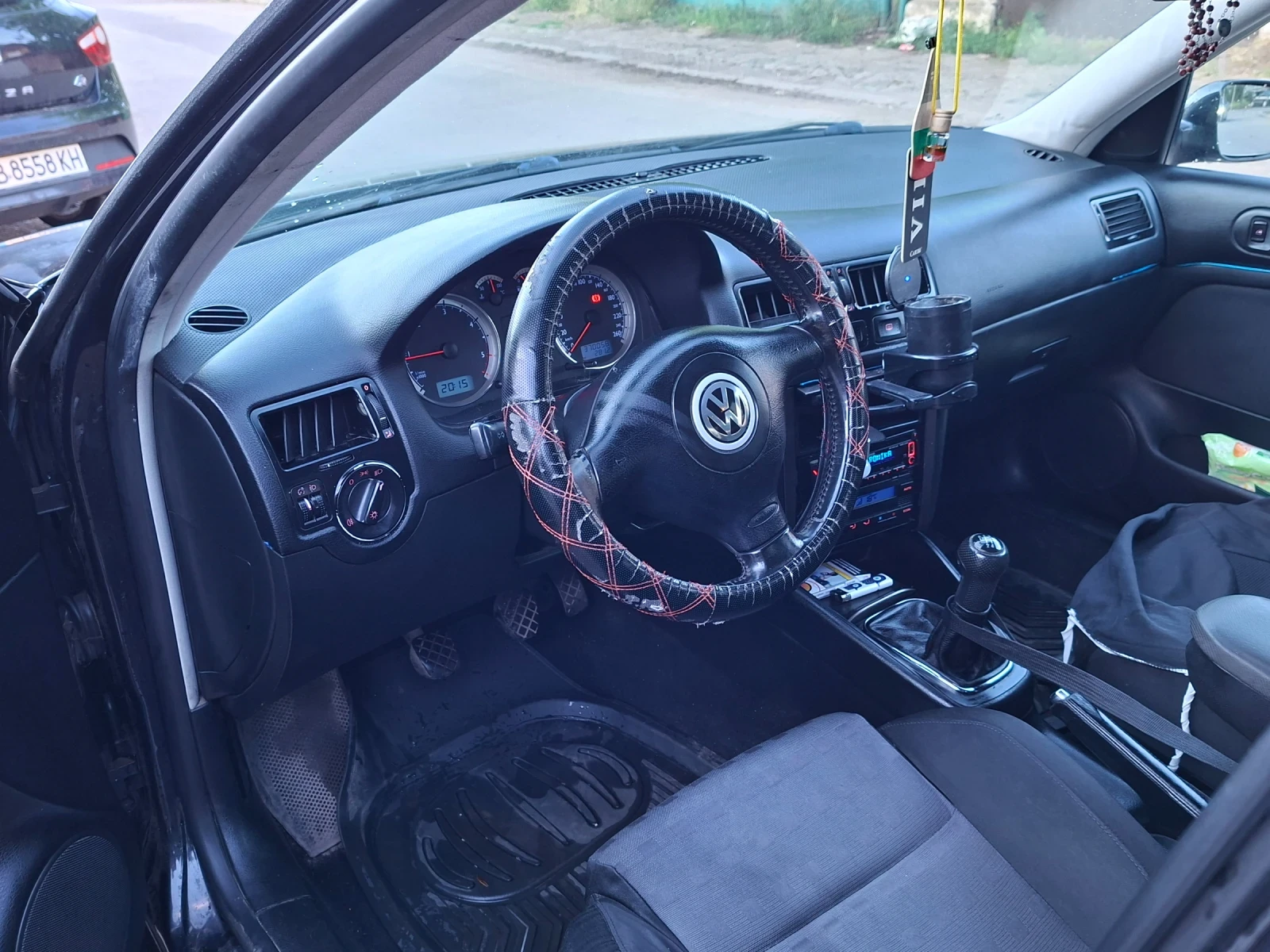 VW Bora 1.9 tdi 110cc, снимка 7 - Автомобили и джипове - 54998077