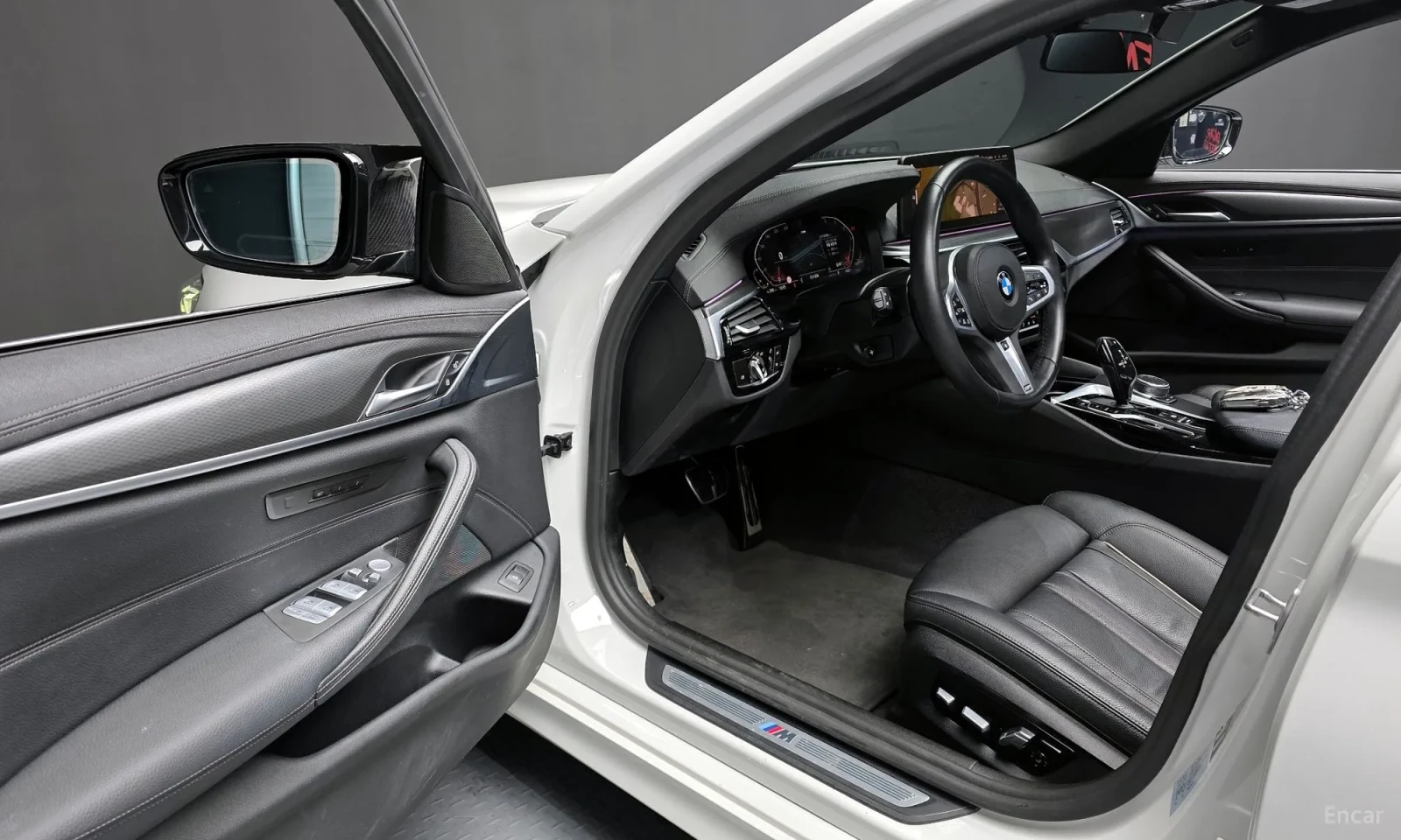 BMW 520 M-Sport, снимка 10 - Автомобили и джипове - 55048477