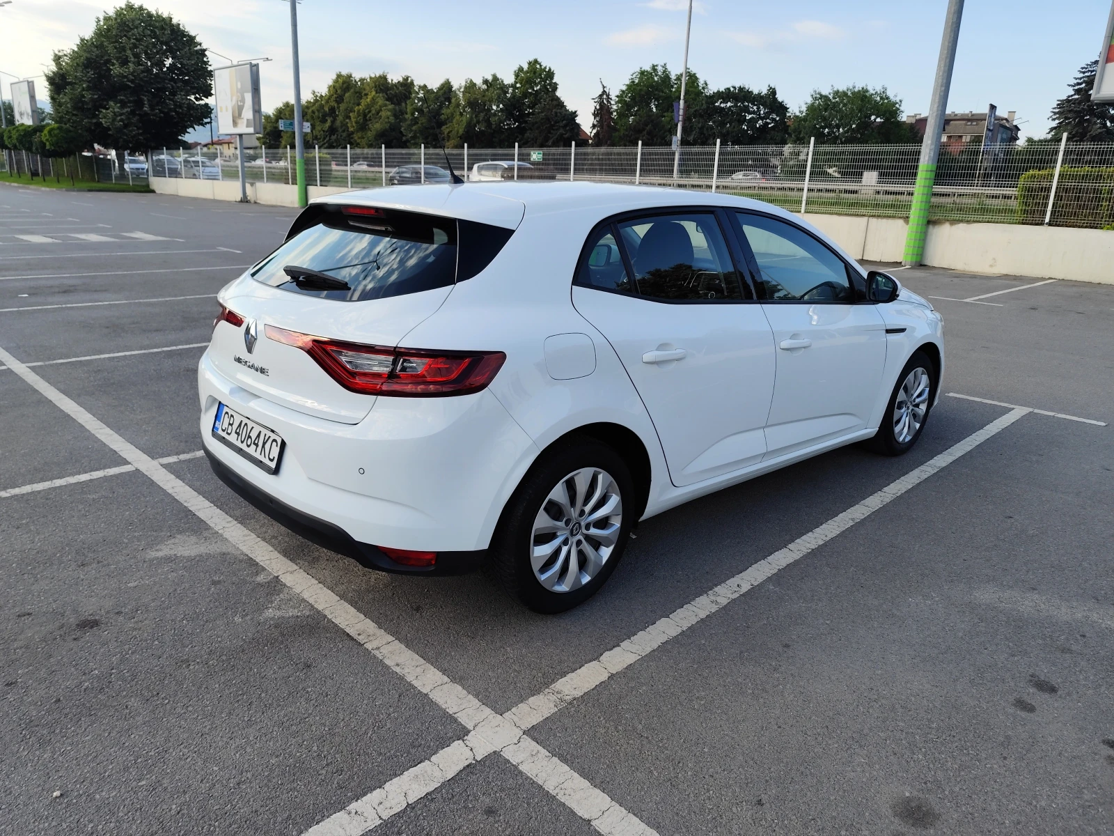 Renault Megane IV 1.6 SCe | БГ, снимка 5 - Автомобили и джипове - 55225776