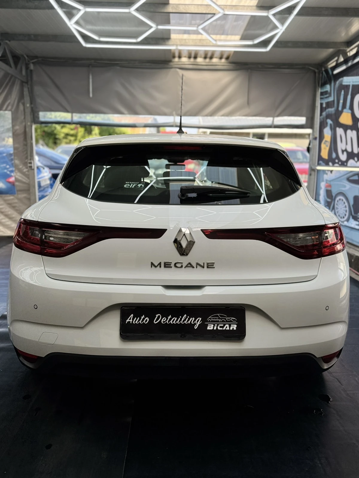 Renault Megane IV 1.6 SCe 115 кс, снимка 5 - Автомобили и джипове - 55225776