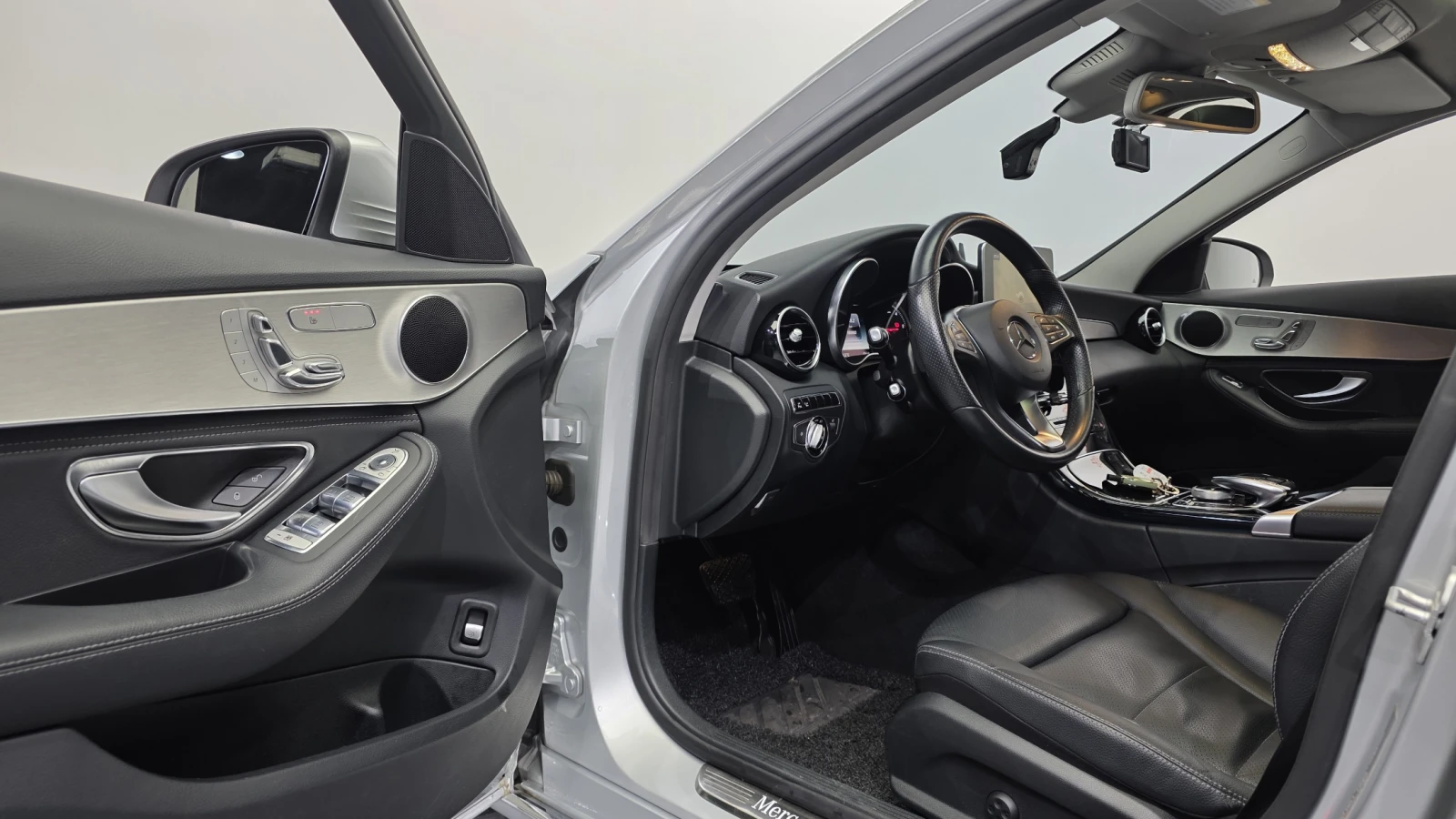 Mercedes-Benz C 220, снимка 11 - Автомобили и джипове - 55415914