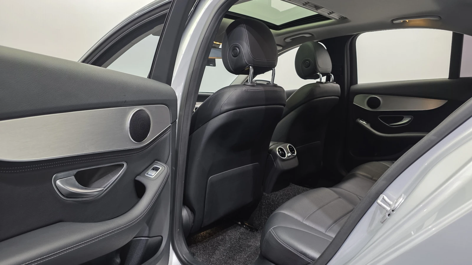Mercedes-Benz C 220, снимка 13 - Автомобили и джипове - 55415914