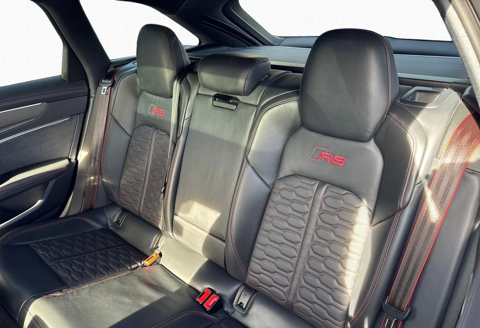 Audi Rs6 CERAMIC / CARBON / BLACK OPTIC / MATRIX/ PANO/ HUD, снимка 14 - Автомобили и джипове - 56016177