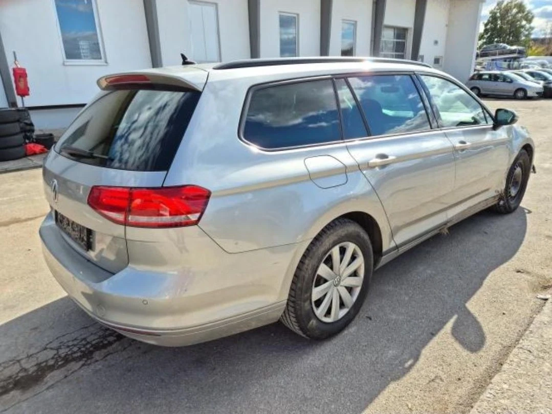 VW Passat, снимка 4 - Автомобили и джипове - 56662817