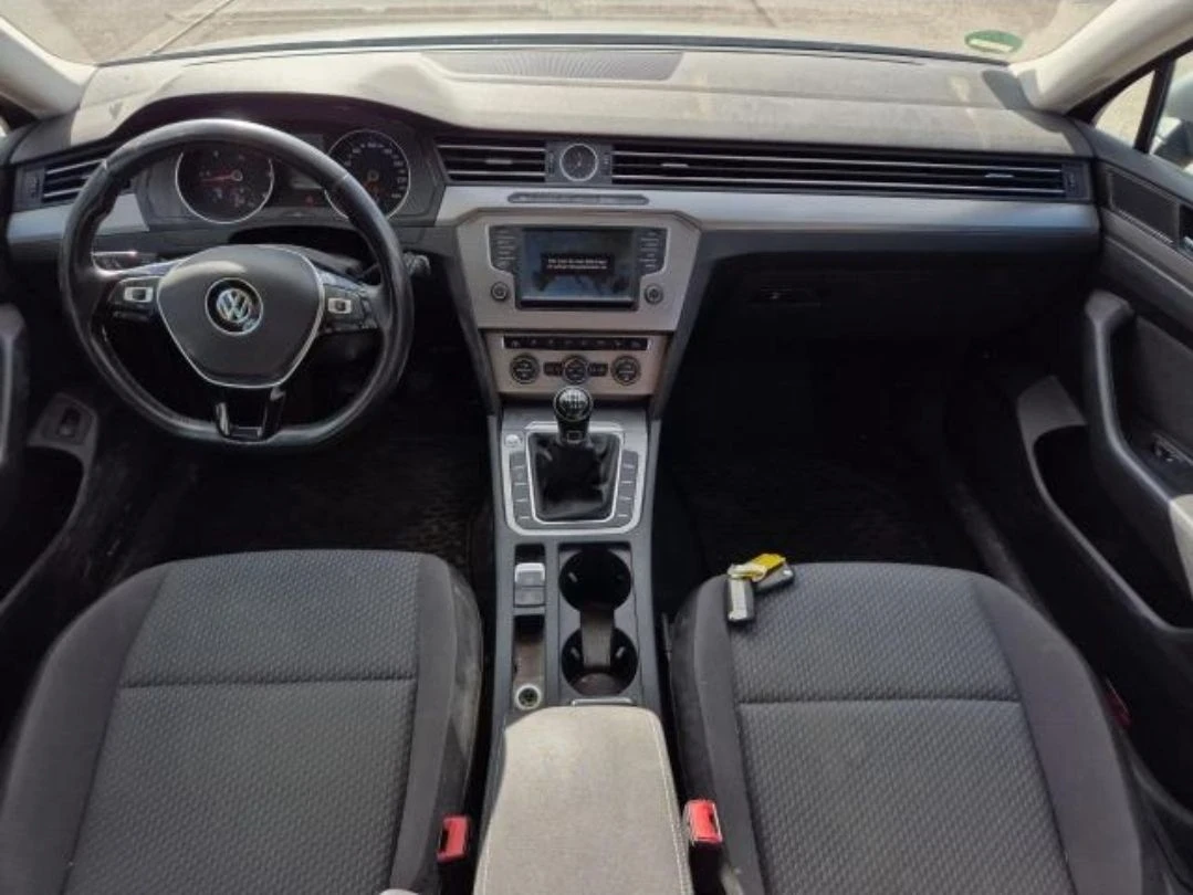 VW Passat, снимка 5 - Автомобили и джипове - 56662817
