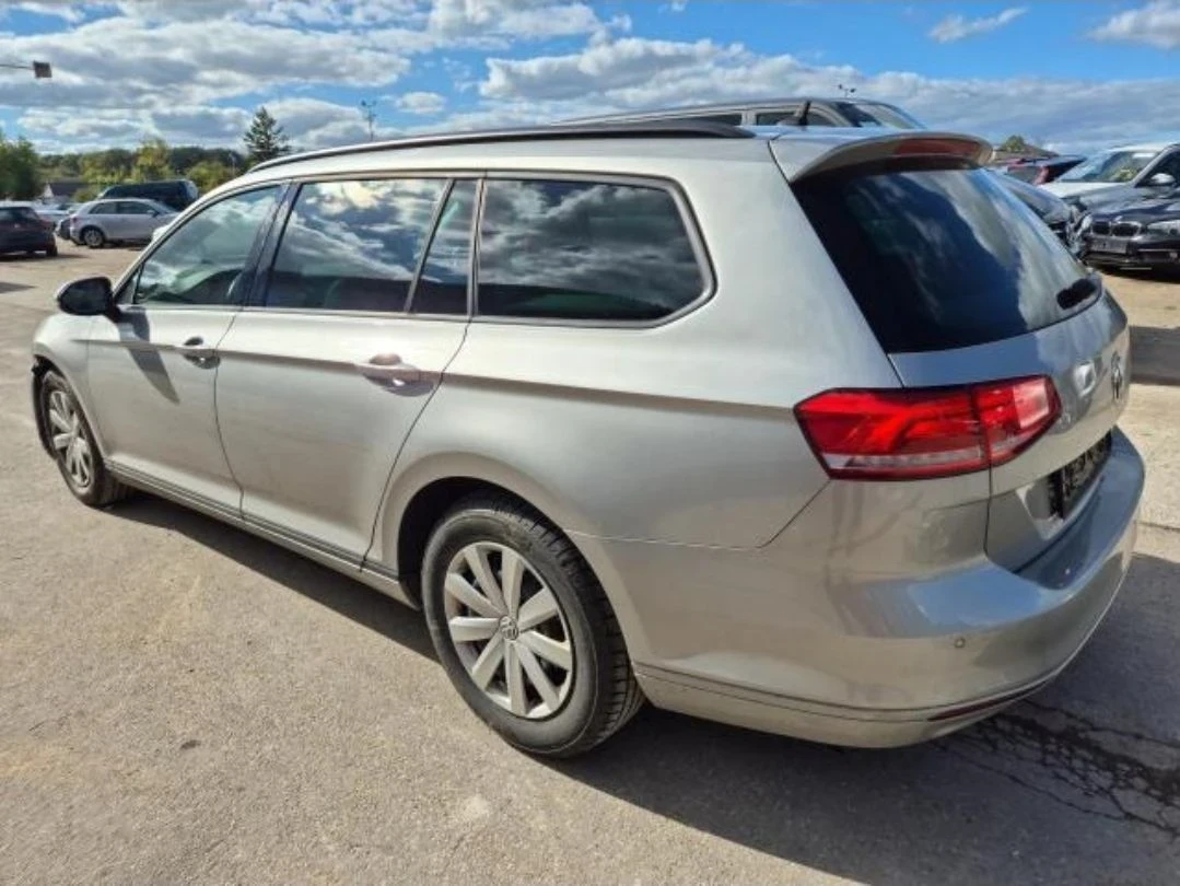 VW Passat, снимка 3 - Автомобили и джипове - 56662817