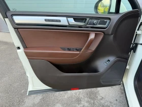 VW Touareg 3.0TDI AUTOMATIK PANORAMA KEY LESS START STOP , снимка 11