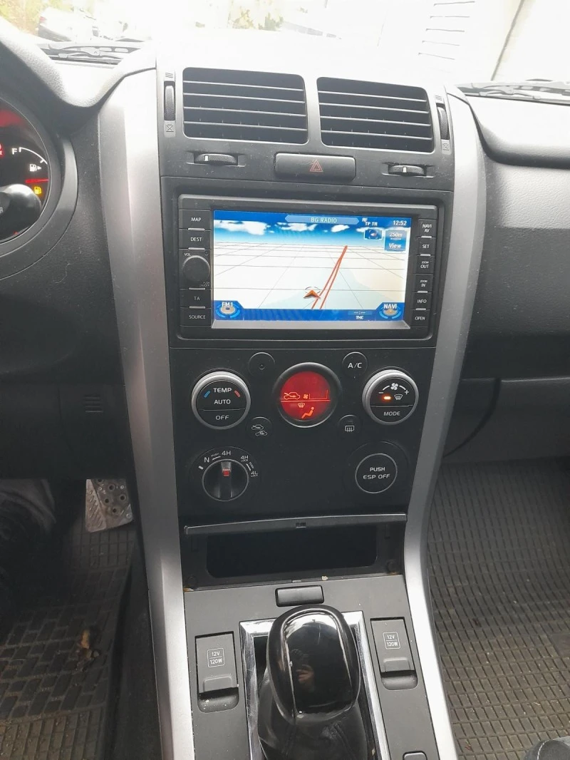 Suzuki Grand vitara 2.4 i, снимка 12 - Автомобили и джипове - 46830852