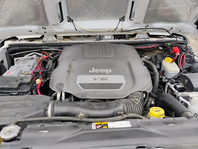 Jeep Wrangler SAHARA, снимка 12 - Автомобили и джипове - 52474497