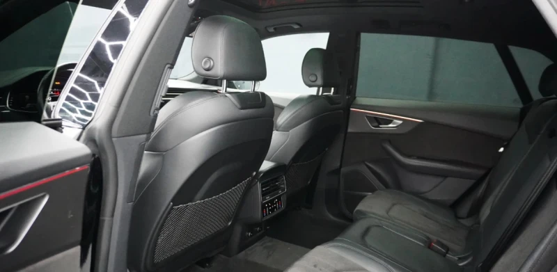 Audi RSQ8 4.0 TFSI Quattro, снимка 8 - Автомобили и джипове - 52472720