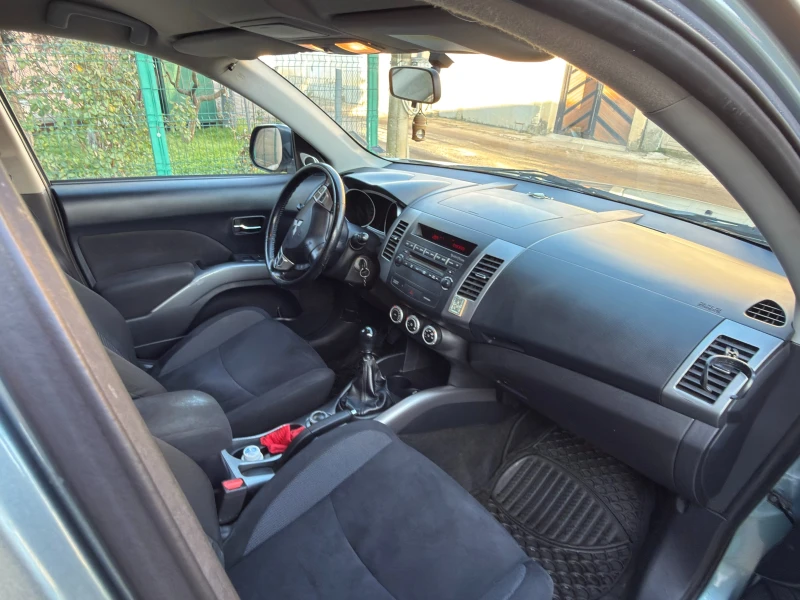 Mitsubishi Outlander 2.0 TDI, снимка 8 - Автомобили и джипове - 52748724