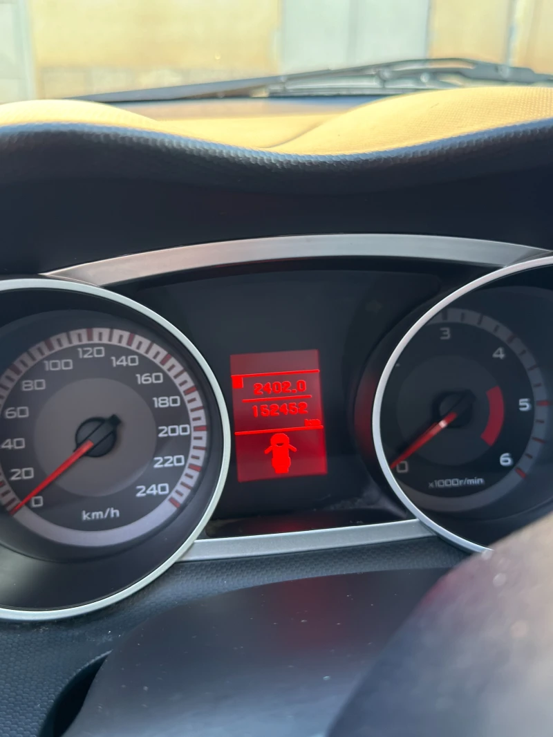 Mitsubishi Outlander 2.0 TDI, снимка 15 - Автомобили и джипове - 52748724