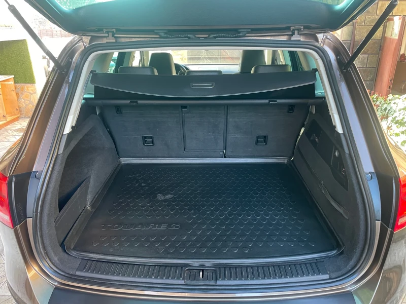 VW Touareg 3.0TDI* BLUEMOTION* panorama* , снимка 16 - Автомобили и джипове - 52802314