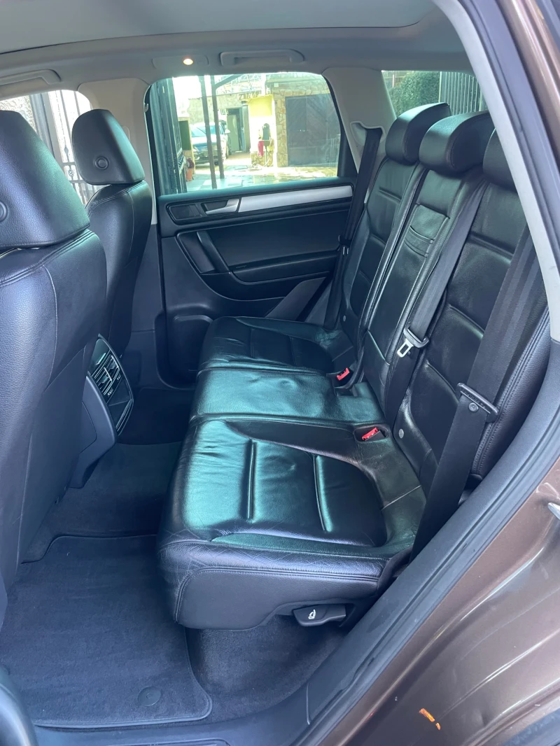 VW Touareg 3.0TDI* BLUEMOTION* panorama* , снимка 11 - Автомобили и джипове - 52802314