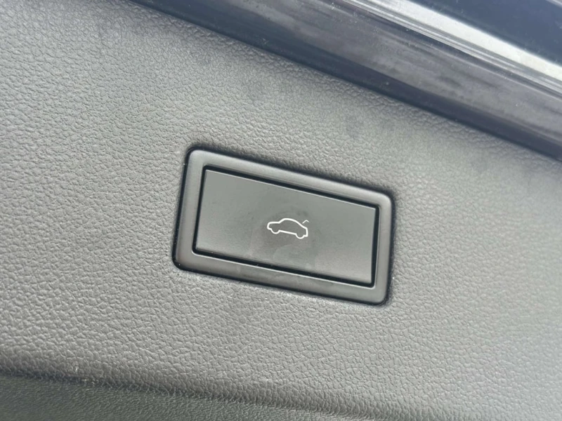 VW Tiguan * 4Motion SE, 4Motion SEL * CARFAX * ЦЕНА ДО БГ, снимка 10 - Автомобили и джипове - 53382370