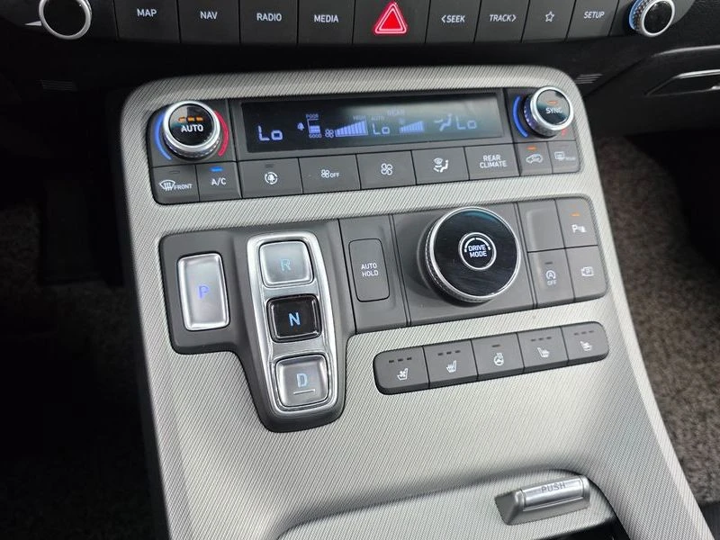 Hyundai Palisade 3.8 Automatic, снимка 12 - Автомобили и джипове - 55655871