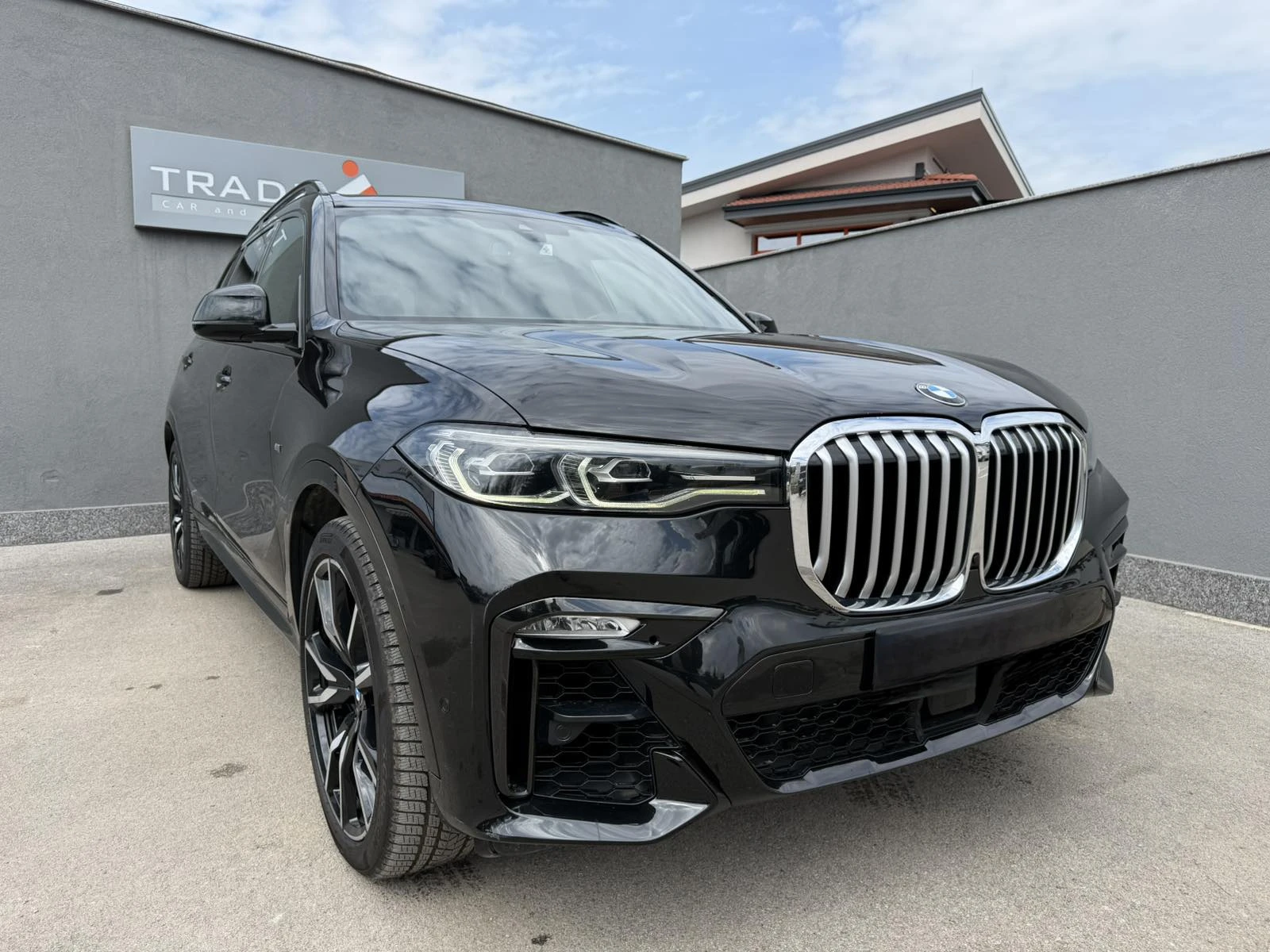 BMW X7 3.0D xDrive - изображение 3