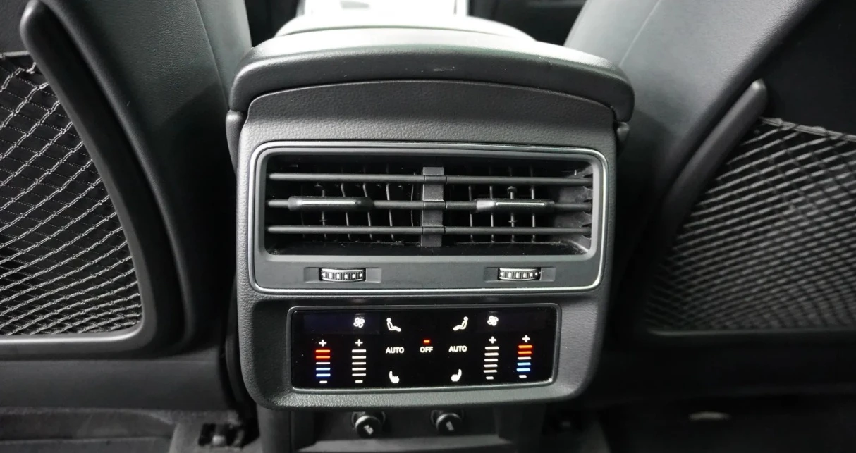 Audi RSQ8 4.0 TFSI Quattro - изображение 9