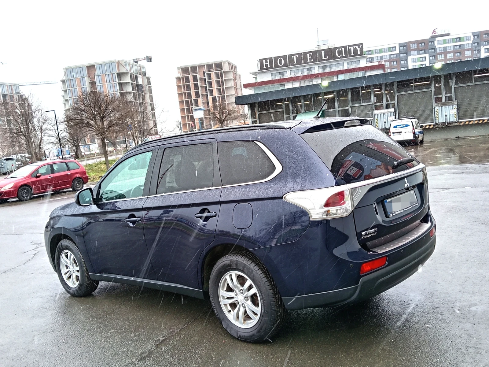 Mitsubishi Outlander 2.0i 150kc automat 4x4 - изображение 3