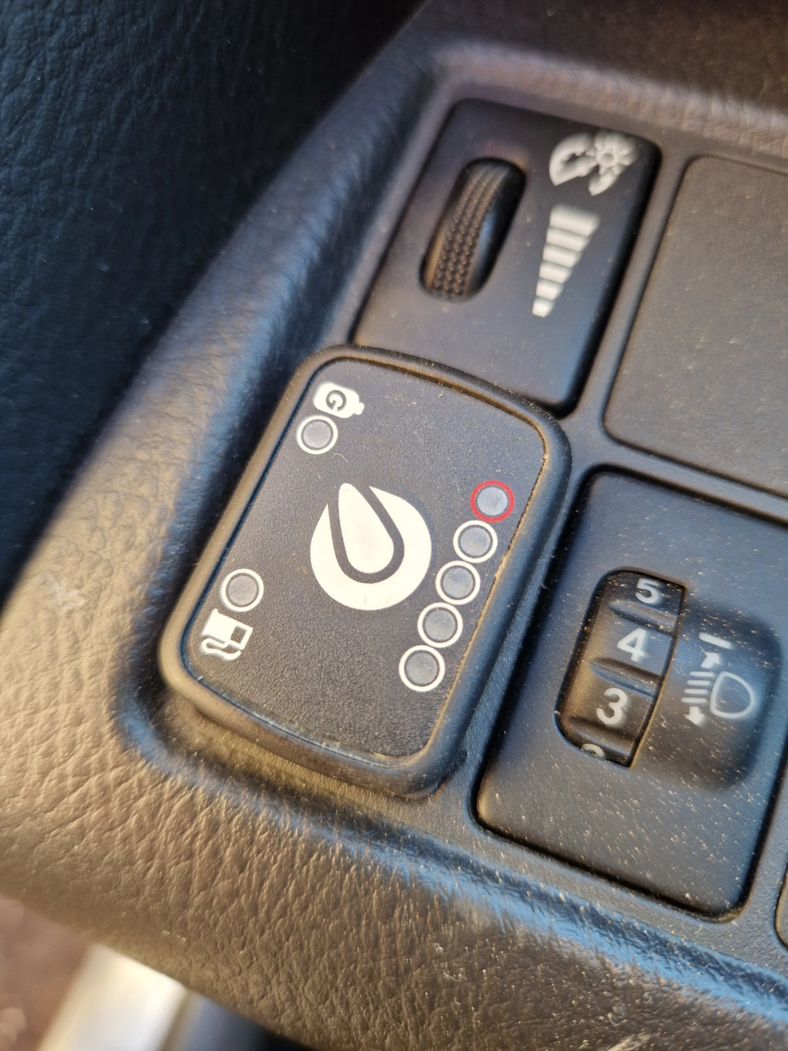 Toyota Rav4 GPL 4X4 Подгрев, снимка 13 - Автомобили и джипове - 53738419