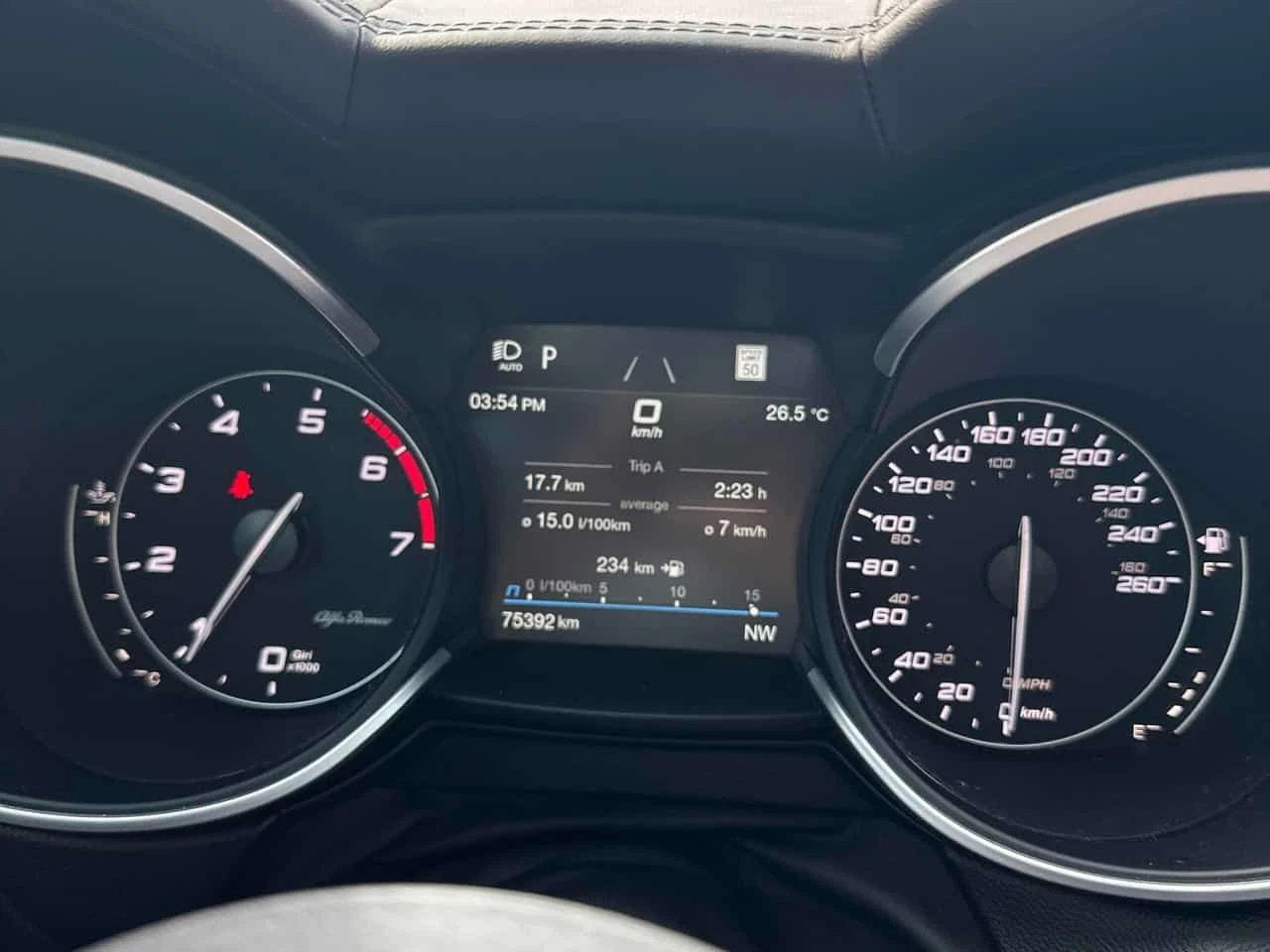 Alfa Romeo Stelvio  Veloce | DISTRONIC | PANO | RED INT , снимка 8 - Автомобили и джипове - 54642046