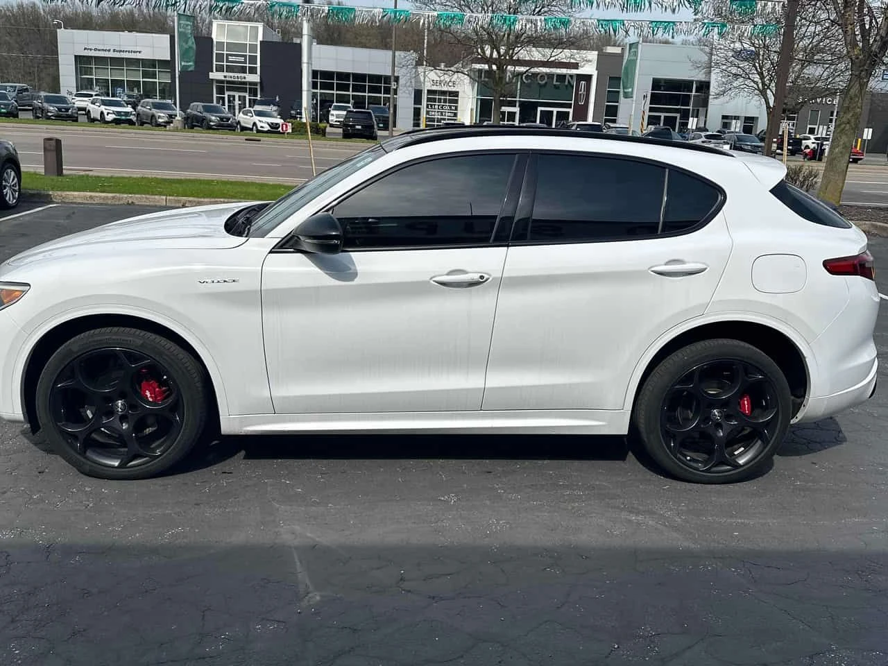 Alfa Romeo Stelvio  Veloce | DISTRONIC | PANO | RED INT , снимка 3 - Автомобили и джипове - 54642046