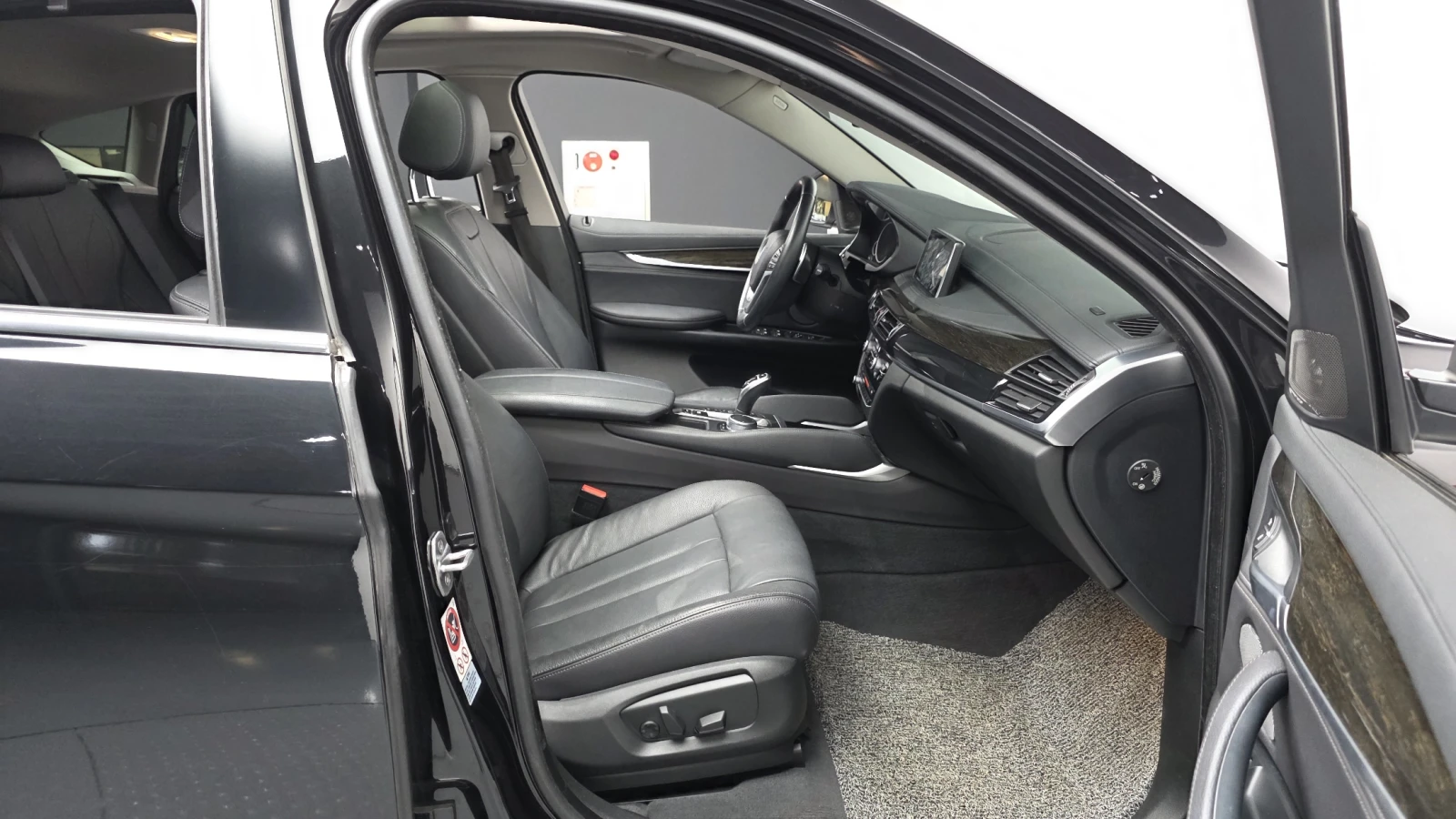 BMW X6 xDrive30d* 360* HUD* ЕЛ. БАГАЖНИК* КРАЙНА ЦЕНА, снимка 11 - Автомобили и джипове - 55367129