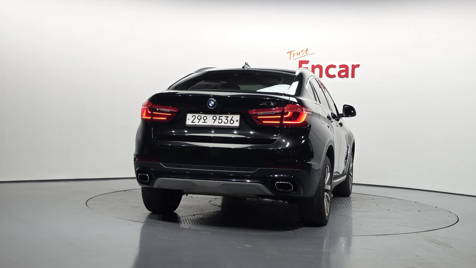 BMW X6 xDrive30d* 360* HUD* ЕЛ. БАГАЖНИК* КРАЙНА ЦЕНА, снимка 4 - Автомобили и джипове - 55367129