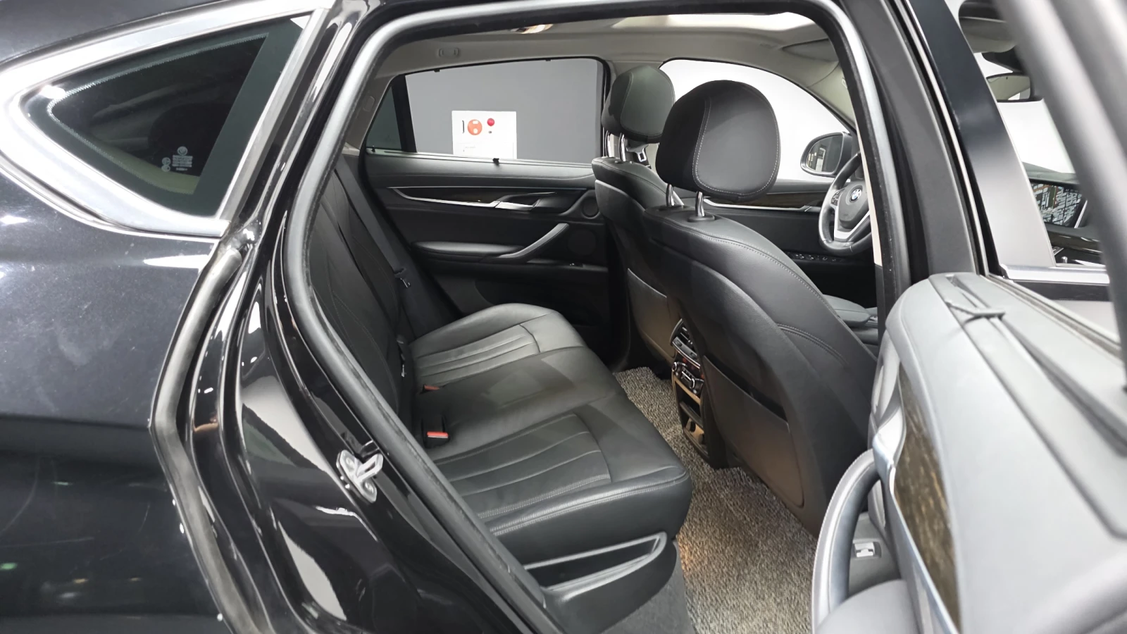 BMW X6 xDrive30d* 360* HUD* ЕЛ. БАГАЖНИК* КРАЙНА ЦЕНА, снимка 12 - Автомобили и джипове - 55367129