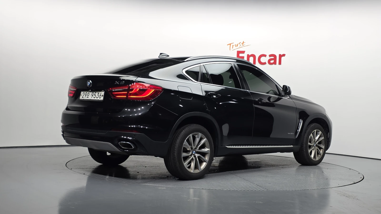 BMW X6 xDrive30d* 360* HUD* ЕЛ. БАГАЖНИК* КРАЙНА ЦЕНА, снимка 2 - Автомобили и джипове - 55367129