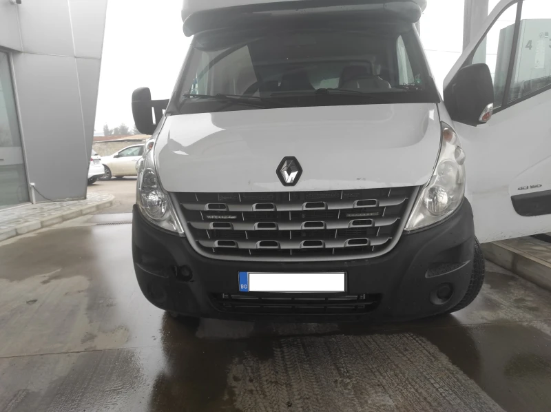 Renault Master 10 палетен , снимка 1 - Бусове и автобуси - 47876447